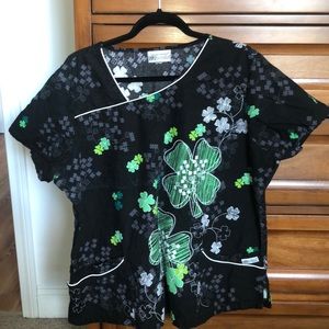 Ladies XL scrub top